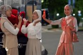 «Әулетіміздің еркетотайы!»: Мөлдір Әуелбекова келініне көлік сыйлады (ВИДЕО)