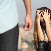 «Жанында ұйықтайды»: Күйеуінің көңілдесі барын біліп қойған әйел мұңын шақты