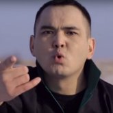 Жан Ахмадиев қазақ жігіттерін пәк емес қыздарға үйленбеуге шақырды (ВИДЕО)