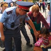 Алматының орталық базарынан кішкентай қыз бала табылды