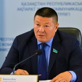 Мәжіліске келіп орысша сөйлеген шенеуніктер Смағұловтың ашуына тиді