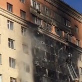 Ақтөбеде тоғыз қабатты үй өртеніп жатыр (ВИДЕО)