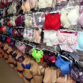 Желі қолданушысы қытайдан келген омыраутартқыштың қыз-келіншектерге зарары бар екенін айтты (ВИДЕО)