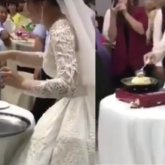 «Қазақта осындай ырым бар ма?»: Той үстінде шелпек пісірген келін көпшіліктің сынына қалды (ВИДЕО)