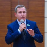 Сары қазақ Геннадий Шиповских «Алпамыс батыр» жырын төгілтіп тұрып оқыды (ВИДЕО)