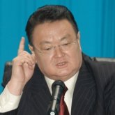 Қазақстандықтар Заманбек Нұрқаділовке мектеп атын беруді сұрайды