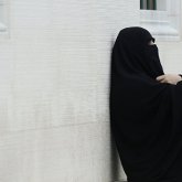 «Сәләфтар әйелді жыныстық қатынас үшін ауыстырады»: бойжеткен бастан кешкенін айтты