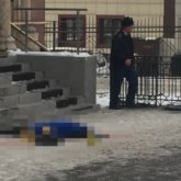 Алматыда мұз әйелдің басына құлап мерт қылды