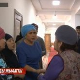 Талдықорғанда алтын алқаларынан бас тартқан көпбалалы аналарға әкімдік өкілдері жауап берді