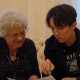 Жаңа Зеландияда қатерлі ісігі бар әжей Димашпен кездескеннен кейін жазыла бастаған (ВИДЕО)