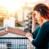 «Түнде бір нәрсе керек болғанда жалмаңдап келеді»: Күйеуі сыртқа шығармайтын келіншек сырын ақтарды