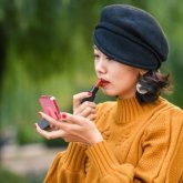 «Қалдық әйелдер»: Қытайда жұмыс берушілер кәрі қыздарға жігіт іздеуі үшін арнайы демалыс береді