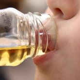 Қарағандыда 3 жасар бала сірке суын ішіп қойды