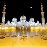 Назарбаев посетил мечеть шейха Заида