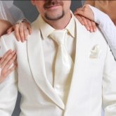 «Себепсіз ақша беріп тұрады»: қалталы азаматқа тоқал болған әйел бәйбішемен құрбы екенін айтты