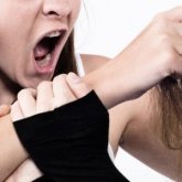 «Шашын жұлдым»: қазақстандық әйел күйеуінің тоқалын қалай ұрғанын айтты