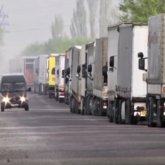 Қазақ-қырғыз шекарасында кезекте тұрған жүк көліктері азая бастады