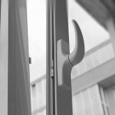 Ақсайда 9-қабаттан құлаған үш жасар бала қайтыс болды