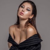 «Ораза ғой»: Төстартқышсыз суретке түскен Әсел Асқар сынға қалды