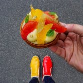 Аяқ киім түсі мен тәтті тағамның үйлесімділігі жұрттың назарын аударды