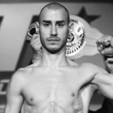 28 жастағы боксшы жекпе-жектен кейін көз жұмды (ВИДЕО)