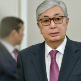 Тоқаев жас кәсіпкерден аяқ киім сатып алды