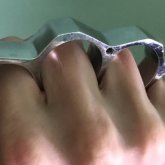 «Кастетпен маңдай тұсынан ұрған»: Алматыда белгілі психологты екі адам сабап тастады