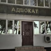 «Қаржы полициясының қызметкерлері адвокаттың тісін сындырған»:  Бас прокуратураға арыз түсті