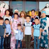 Қарағандыда «Мектепке жол» дәстүрлі республикалық қайырымдылық шарасы жалғасуда