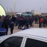 «15 күнге 78 мың теңге аламыз»: Маңғыстауда жұмысшылар жалақыны көтеруді талап етті (ВИДЕО)