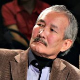 «Өте нашар аударма»: Смағұл Елубай шетелдік аудармашының кесірінен ұятқа қалды