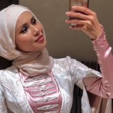 «Қазақстанда, демек, жалаңаш жүре беруге болады»: Назиманың образы көпті таңдандырды (ВИДЕО)