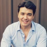 «Ешқандай ұяты жоқ»: әнші Нұрболат Абдуллин тосын әрекетімен көпшілікті таңғалдырды (ВИДЕО)