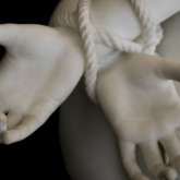 Анасы 15 жастағы жоғалып кеткен қызын порносайттардың бірінен тауып алды