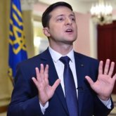 «Әне, шайқалды»: әскери күші жоқ Зеленскийді тақтан тайдыру процесі басталды