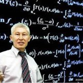 «Жеп қоюға дайын»: танымал математик халықтың ғылымға емес, дінге көп көңіл бөлетініне наразы