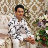 «Қолынан ұстамайсың» деді»: Айдар Тұрғамбек қыз ұзатты деп сынағандарға жауап берді (ВИДЕО)