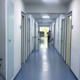 Оралда күйеуі 6 сағат бойы кепілге алған әйел ауруханада жатыр