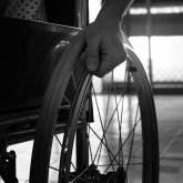 Мүгедек бала анасының мәйітімен бірге бір апта қамалып қалып, өліп кетті