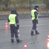 Танымал әншінің жанкүйерлері отырған автобус аударылып кетті