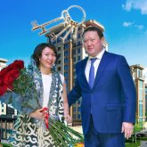 «Береді деп ойлаймын»: СҚО әкімі көп алдында үй кілтін табыстаған Еслямоваға баспанасын әлі бермеген (ВИДЕО)