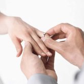 Димаш Швейцарияда сүйіктісіне үйленуге ұсыныс жасады