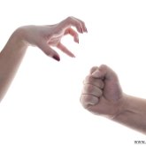 «Жігіттерге қол көтеруге рұқсат беретін заң да қажет» - желі белсендісі