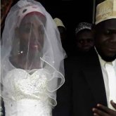 Имам шариғат бойынша ер кісімен некелесті (ФОТО)