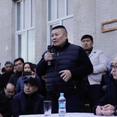 «Тәртіпке көнуі – міндет!»: Бақытбек Смағұл дүңген жастарын ерігіп, есіріп жүрмеуге шақырды