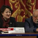 «Бұл фактінің өзі сұмдық қой»: Әуезов театрының әртістері қызыл кеңірдек болып ұрысты