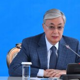 «Балаларыңызды солтүстікке, шығысқа қарай жіберіңіздер»: Президент қордайлық дүнгендермен кездесті