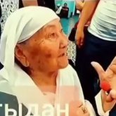 Алматылық кейуана Мақтарал ауданына 33,6 миллион теңге көмегін өз қолымен әкеп тапсырды (ВИДЕО)