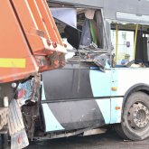 Карантиннен кейін алғаш рет жолға шыққан автобус жүк көлігімен соқтығысты