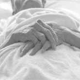 Шығыс Қазақстан облысында 81 жастағы әжейді ұрып кетті (ВИДЕО)